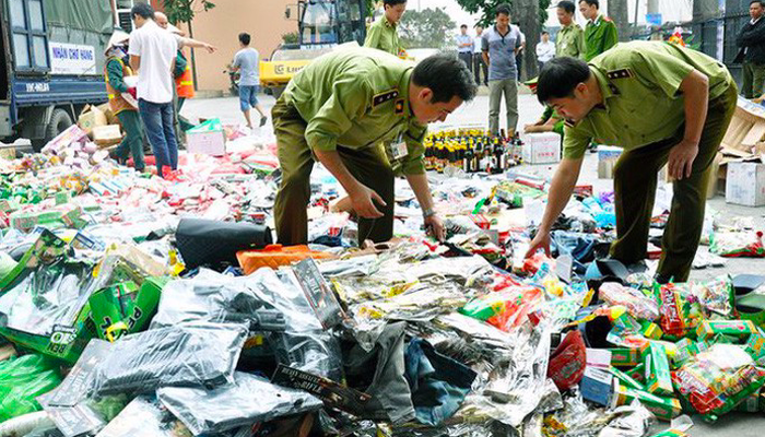 Mạnh tay xử lý hàng lậu, hàng giả dịp cận Tết Nguyên Đán